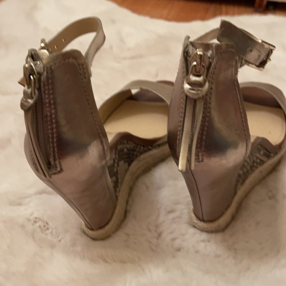 Enzo Angiolini Gold Espadrilles with reptile pattern sz6 - Picture 4 of 7